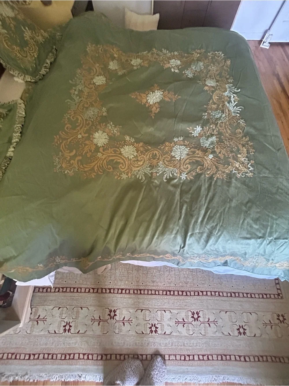 Vintage Henredon Green Embroidered Bedding Set Queen Size